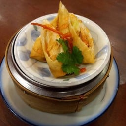 ปอเปี๊ยะปลาแซลม่อน