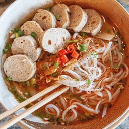 Pho Cha TomYum เฝอหมูยอต้มยำ