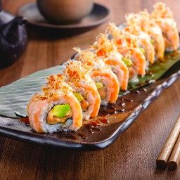 Salmon Foie Gras Roll (4 pcs)  โรลปลาแซลมอน และฟัวกราส์
