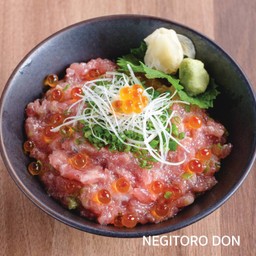 Negitoro Don ข้าวหน้าปลาทูน่าสับ และไข่ปลาแซลมอน