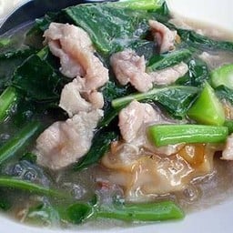 ราดหน้า ป้อมเอ็มไพร์ เทศบาล 42