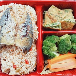 ข้าวผัดน้ำพริกกะปิปลาทู