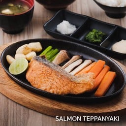 Salmon Teppanyaki Set  เซ็ตปลาแซลมอนเทปปันยากิ
