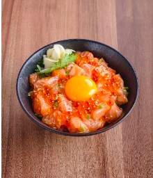 Salmon Kimi Don  ข้าวหน้าปลาแซลมอนหั่นเต๋าคลุกวาซาบิดอง