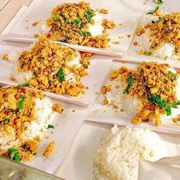 กะเพราวุ้นเส้นไก่สับ