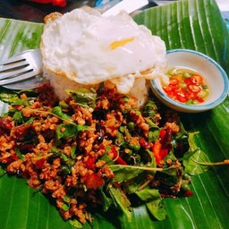 กะเพราวุ้นเส้นหมูสับ