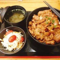 ข้าวหน้าหมูผัดซอสเทอริยากิ