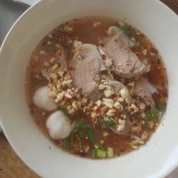 ก๋วยเตี๋ยวต้มยำรสเด็ด ร้านเจ๊หมู