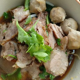 ก๊วยเตี๋ยวเนื้อรสเด็ดฮาล้าล