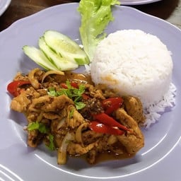 ข้าวราดผัดพริกโหระพา