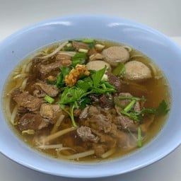 ก๋วยเตี๋ยวรวมเนื้อ