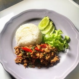 ข้าวราดกะเพรา