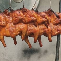 หนุ่มไก่อบโอ่งนมสด