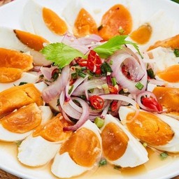 ยำไข่เค็ม
