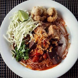 ขนมจีนน้ำเงี้ยว