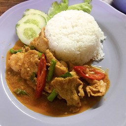 ข้าวราดผัดพริกแกง