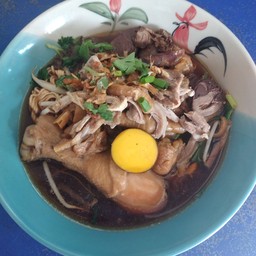 ก๋วยเตี๋ยวไก่ตุ๋นคุณโอ๋