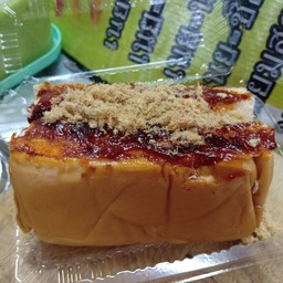 ขนมปังนึ่งพริกเผาหมูหยอง