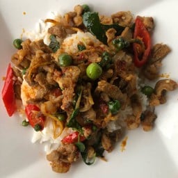 ข้าวหมูป่าผัดเผ็ด