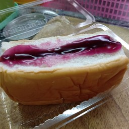 ขนมปังนึ่งแยมบลูเบอร์รี่
