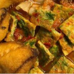 แกงส้มปลาช่อนชะอมไข่ (ชิ้น)