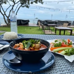 Gusto Et Cosy Beach Restaurant
