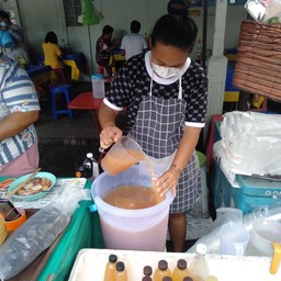 ร้านเขาพึ่งเปิด K.แม่ค้ารีบจัดให้ตามสั่งครับ😋👍👍👍