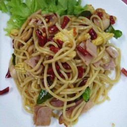 สปาเก็ตตี้ผัดพริกแห้ง