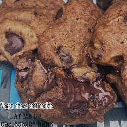 EAT ME UP