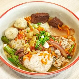 เย็นตาโฟน้ำใส เส้นหมี่ขาว