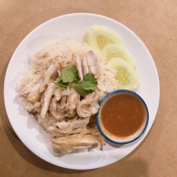ข้าวมันไก่ต้มพิเศษ  khao man gai (extra)