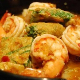 แกงส้มกุ้งชะอมไข่