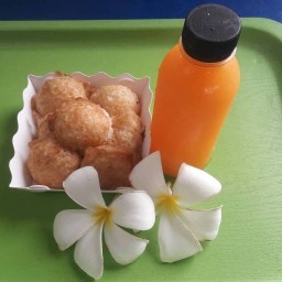 คิดฮอดขนมครกโบราณ & น้ำส้มคั้นคุณเจี๊ยบ