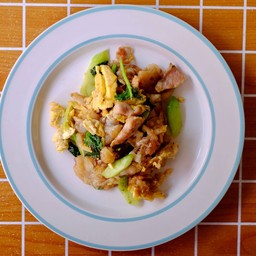 เส้นใหญ่ผัดซีอิ๊ว