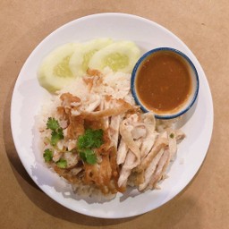 ข้าวมันไก่ผสม  khao man gai (mix)