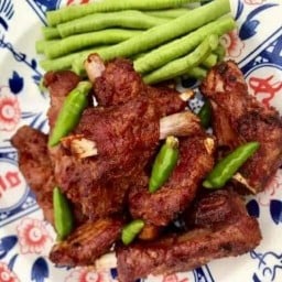 แหนมซี่โครงหมูแม่ลัดดา
