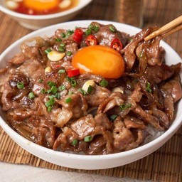 ข้าวหน้าเนื้อjapan