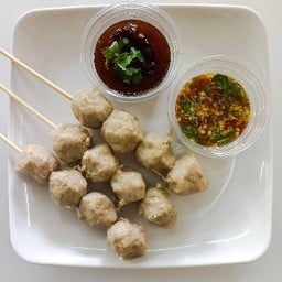 ลูกชิ้นปิ้งบังอาร์ม