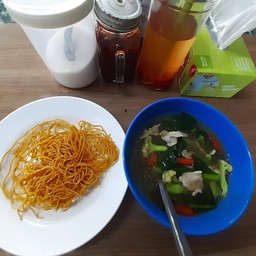 ราดหน้าหมี่กรอบ หมู,ไก่