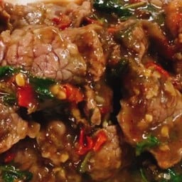 ข้าวกะเพรา เนื้อวัว