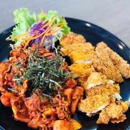 ส้เต็กไก่ทอด+สปาเก็ตตี้ขี้เมาทะเล+เฟรนฟรายซีส
