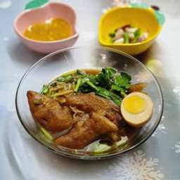 ขาหมูคีโต (คากิ)