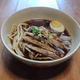 ร้านข้าวขาหมูนายไข่นุ้ย