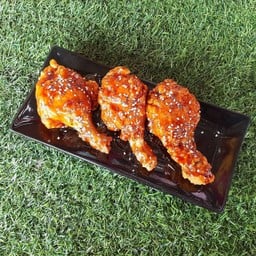 น่องไก่ทอด 9 ชิ้น