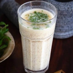 Butter milk with spice indian masala Chaas บัตรตอร์ชาร์ทนมทรงเครื่องอินเดีย