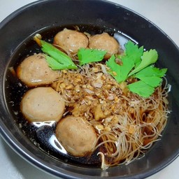 ก๋วยเตี๋ยว ลูกชิ้นเนื้อ