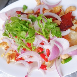 ยำสามกรอบ