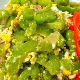 มะระผัดไข่