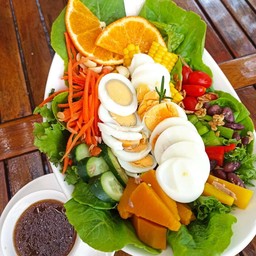 สลัดไข่ต้ม