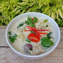 ต้มข่าไก่